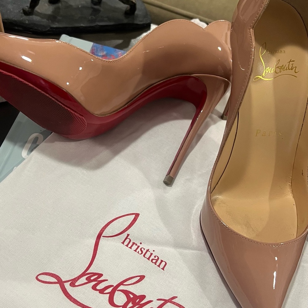 Hot Chick
100 mm Pumps - Patent calf leather - Blush - Women size 35
